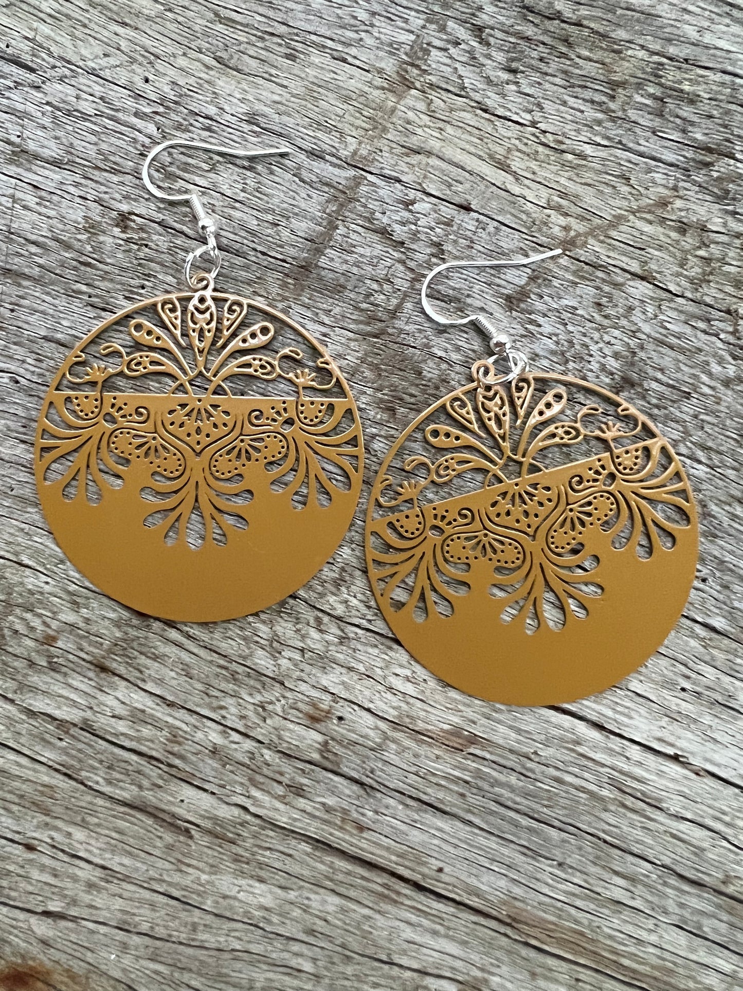 Tawny Lotus Swirl Filigree