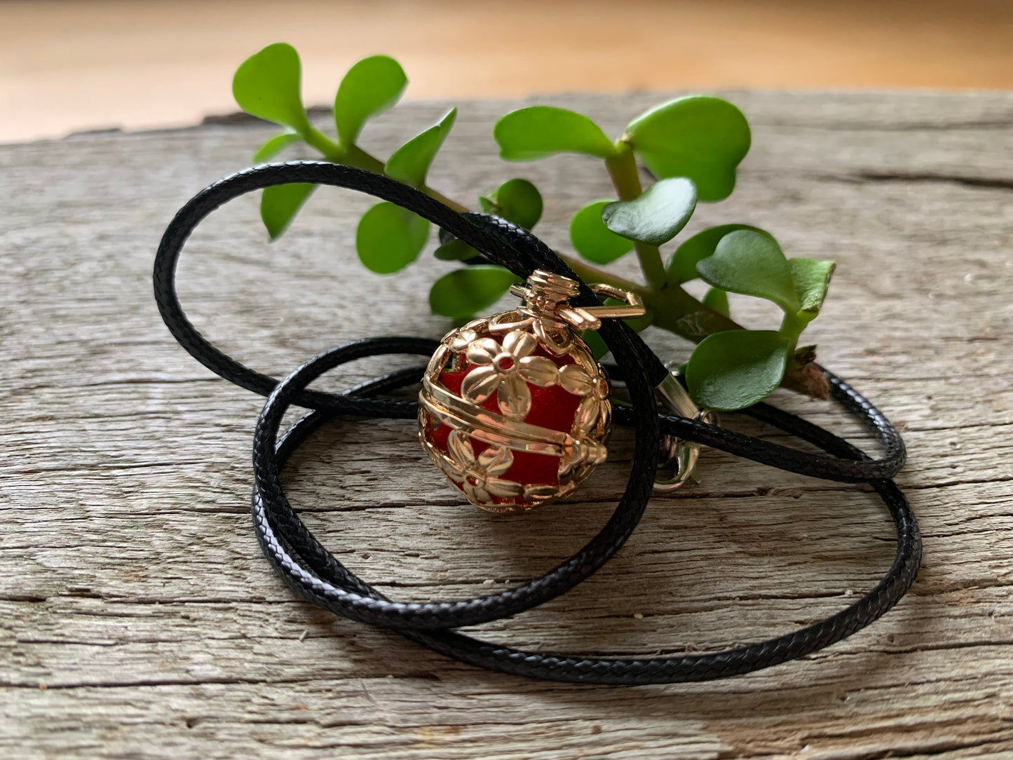 Round Flower Gold Oil Diffuser
