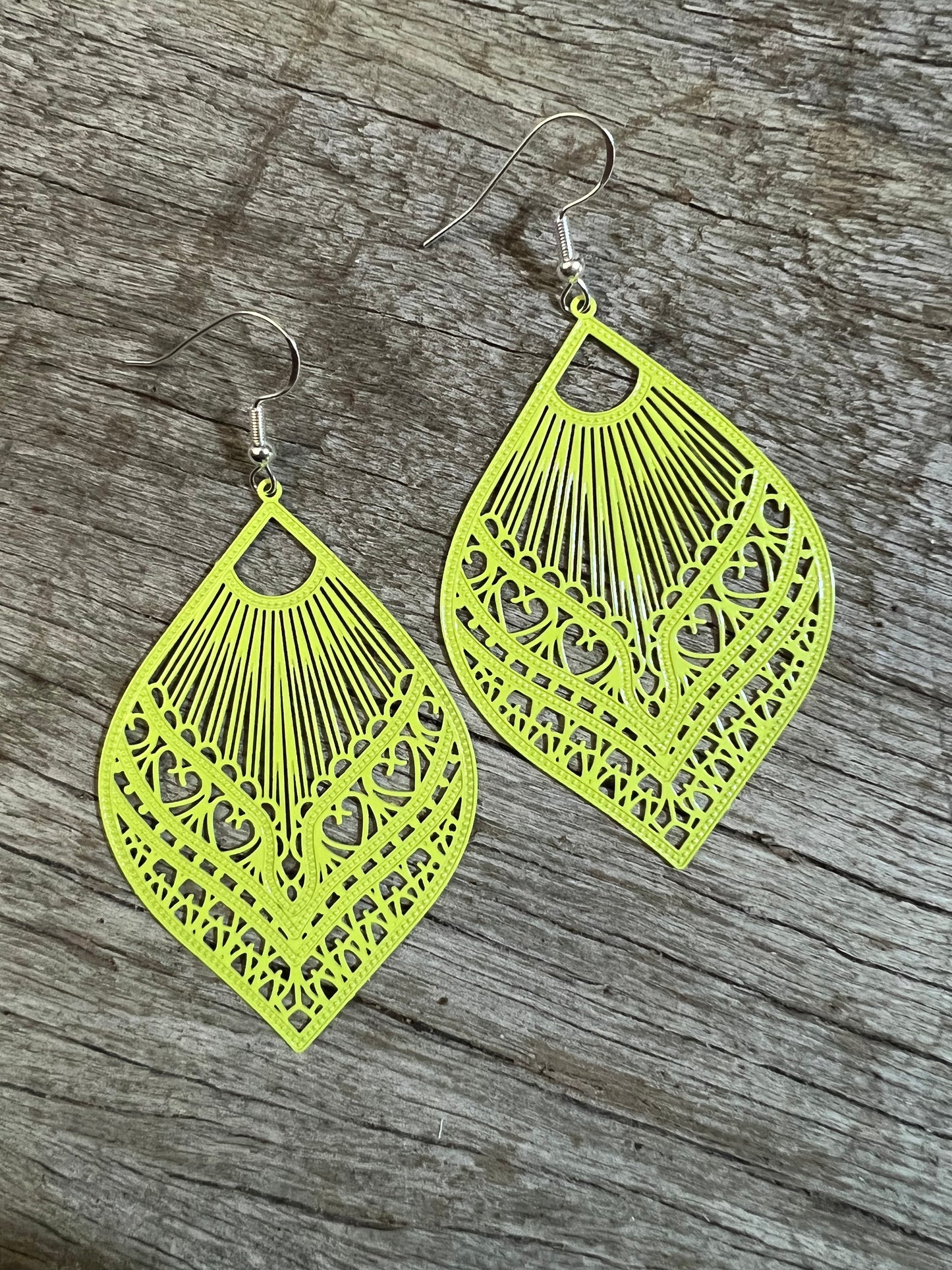 Zesty Samantha Filigree