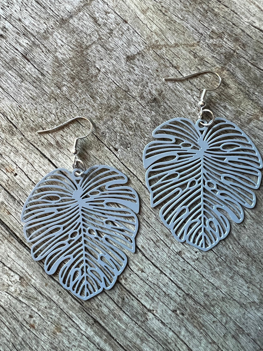 Grey Large Monstera Leaf Filigree