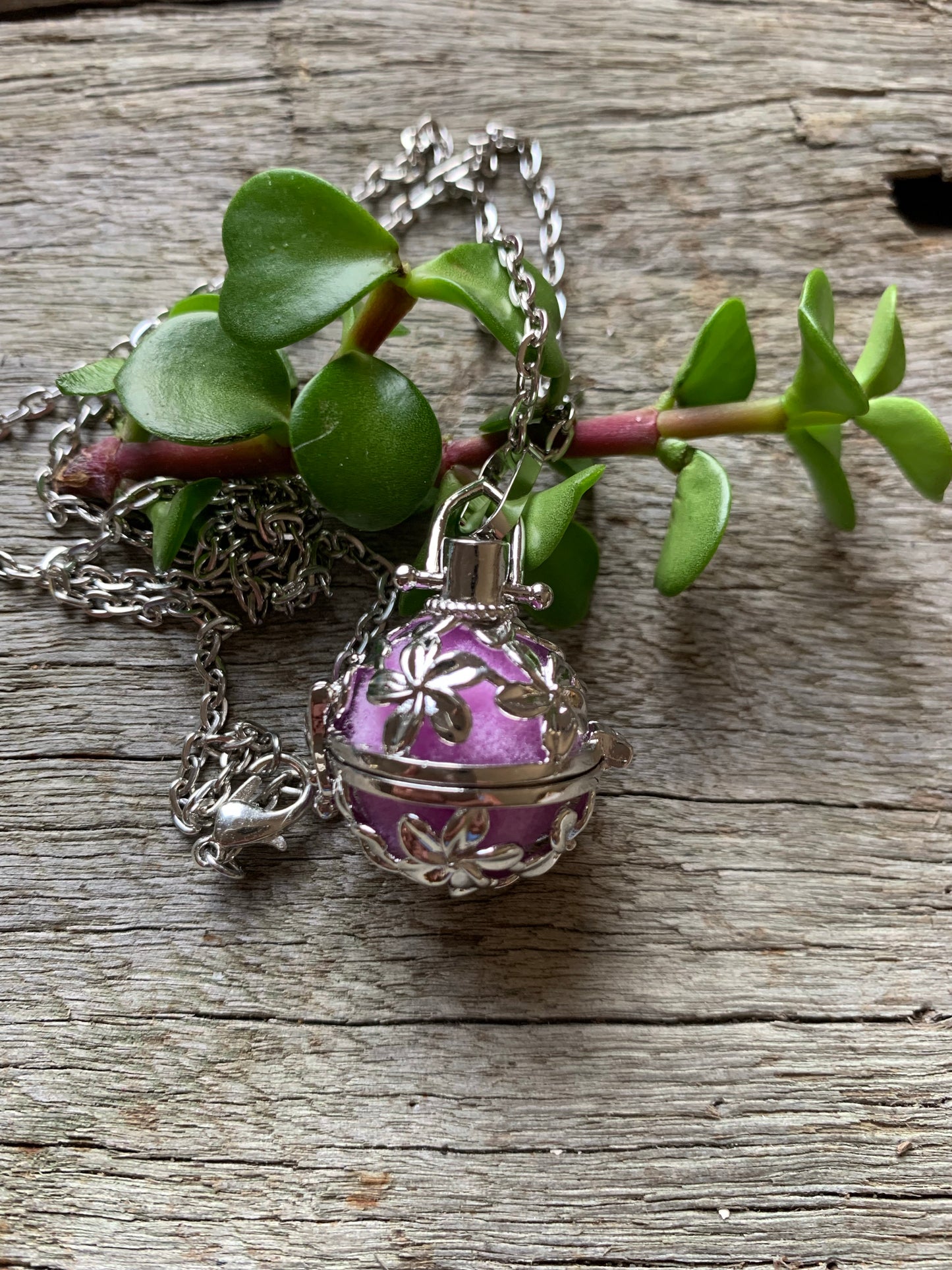 Round Flower Silver Oil Diffuser