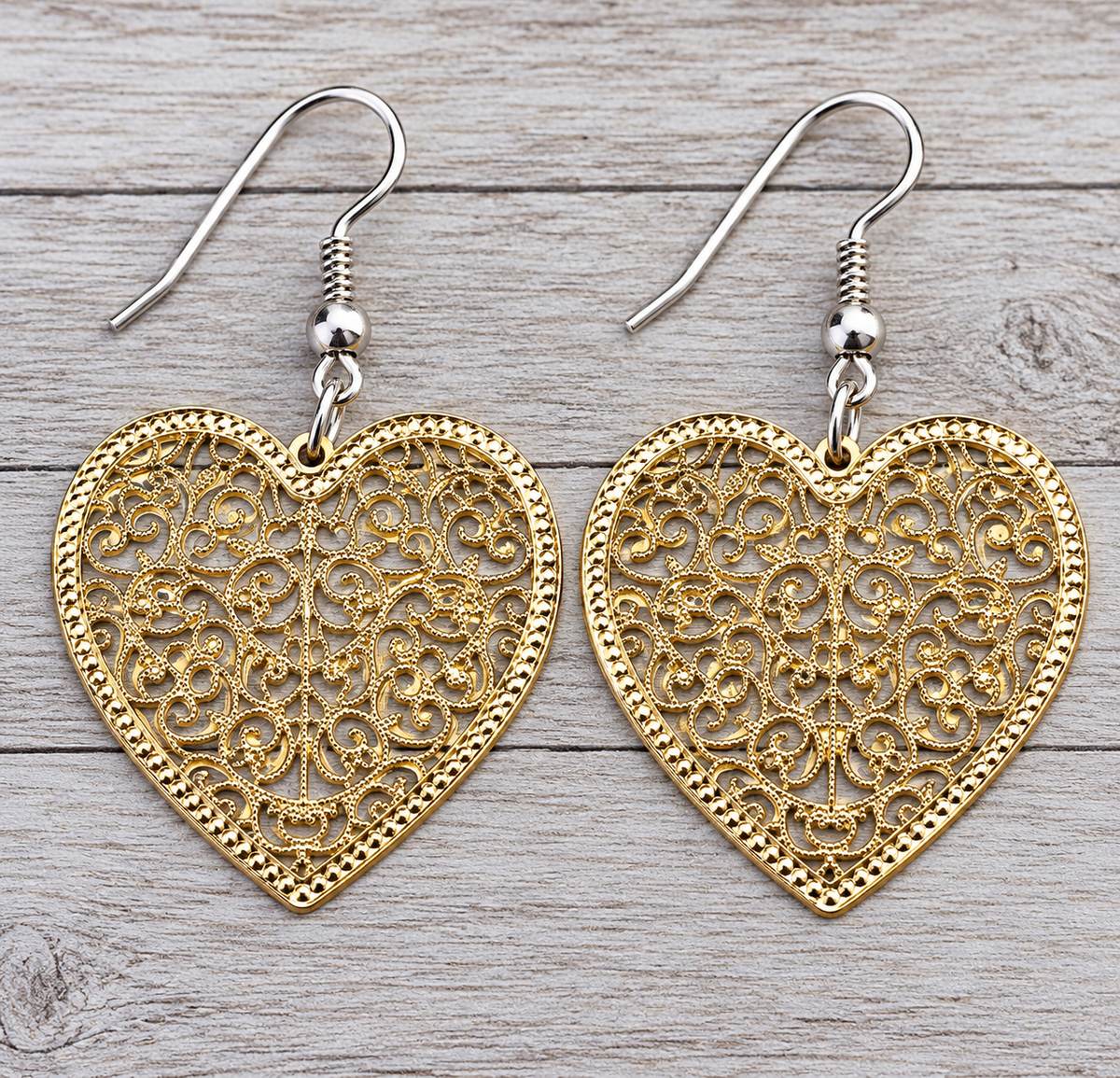 Heart Filigree Black Earrings