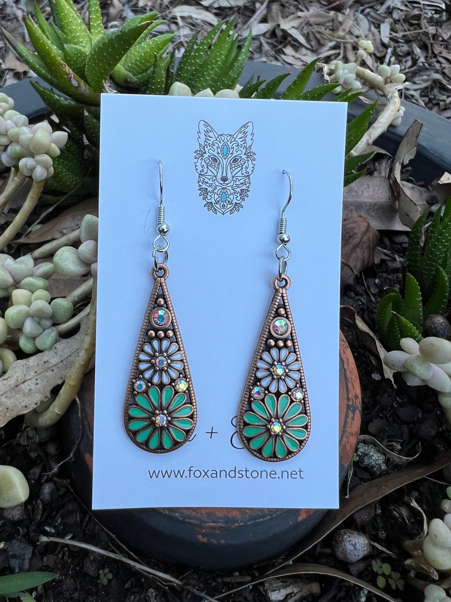 Pretty Green and White Daisy Earrings