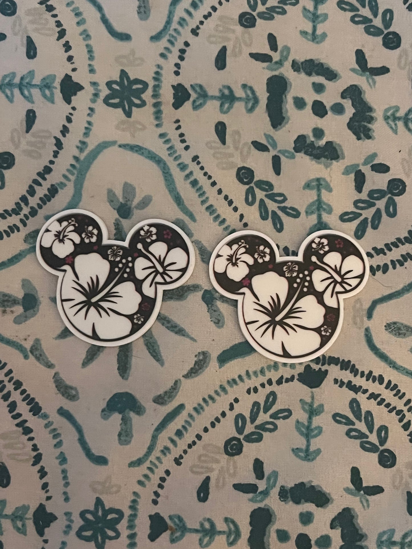 Hawaiian Minni Earrings