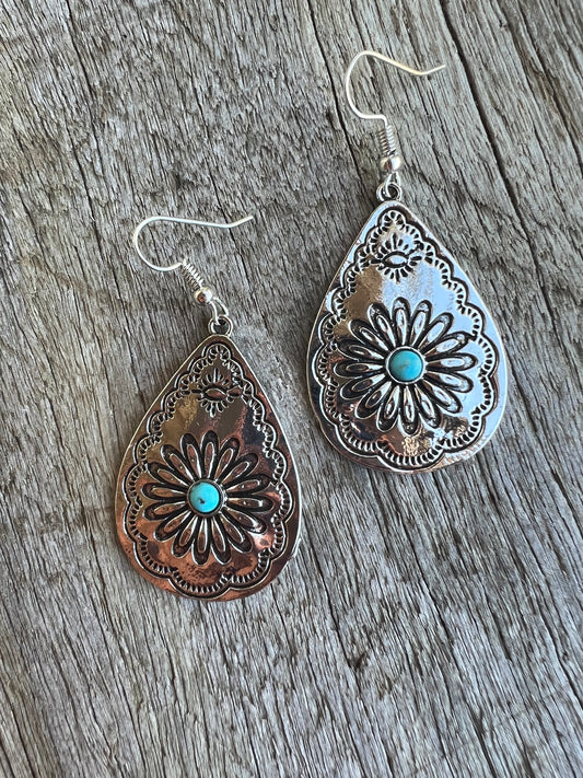 Lux Daisy Metal Earrings