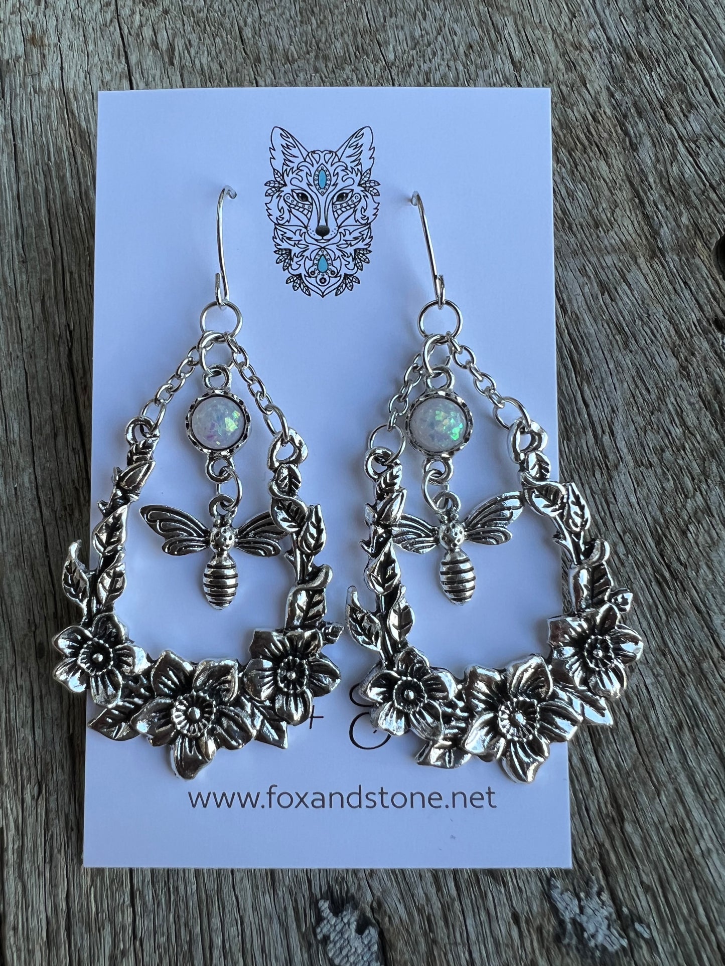 Stunning Bee Dangle Earrings 🐝