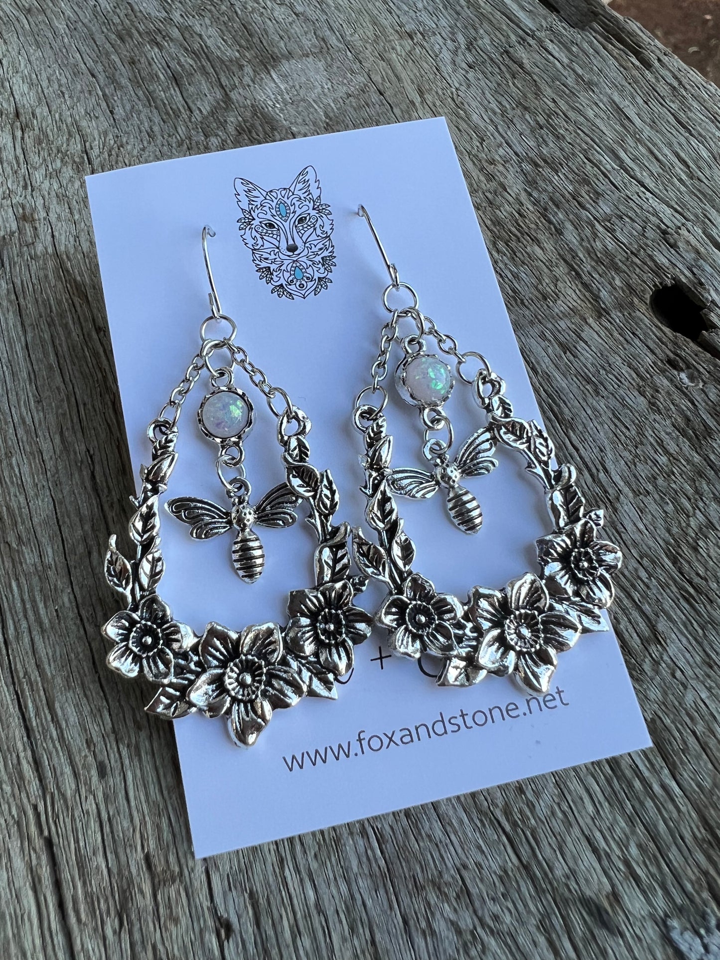 Stunning Bee Dangle Earrings 🐝