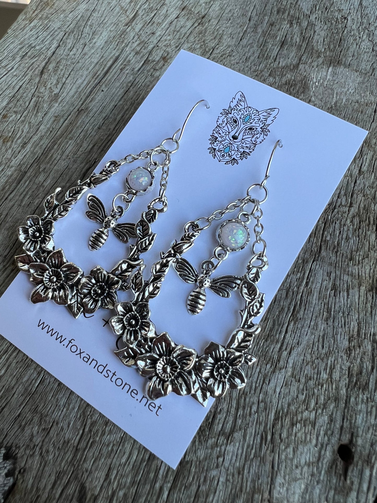Stunning Bee Dangle Earrings 🐝