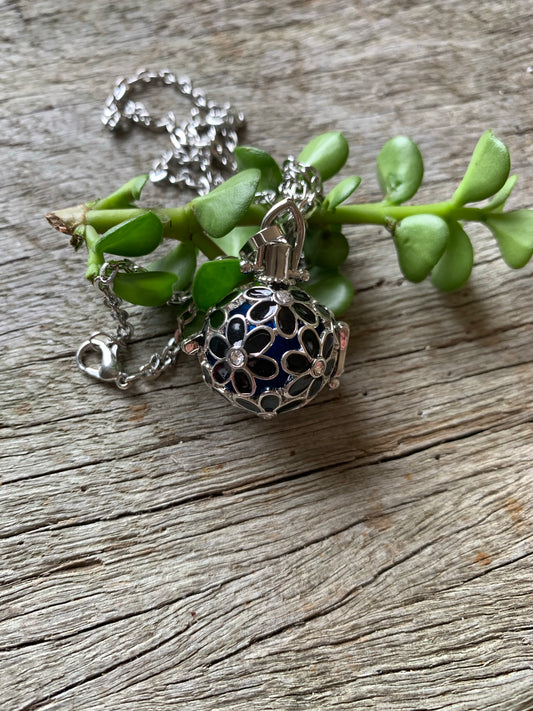 Black/Silver Flower Oil Diffuser