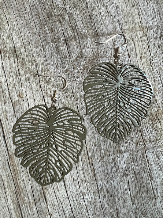 Khaki Large Monstera Leaf Filigree