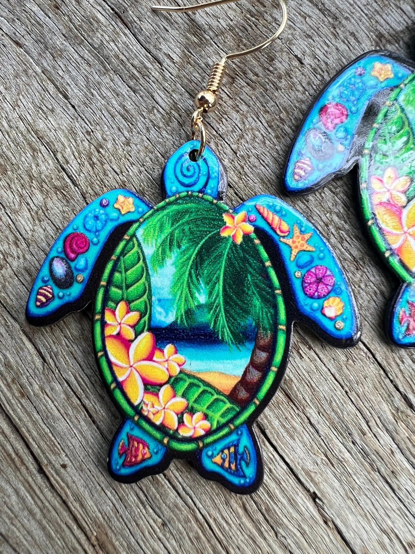 Pretty Hawaii Turtle Earrings